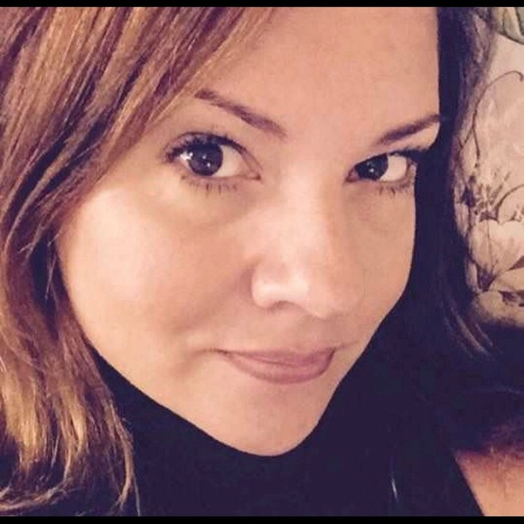 Meet your Posher, Jennifer - Picture 1 of 1